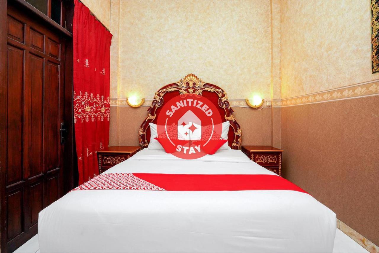 โอโย 231 โฮเต็ล อันดิตา ชาเรียะฮ์ Hotel สุราบายา ภายนอก รูปภาพ