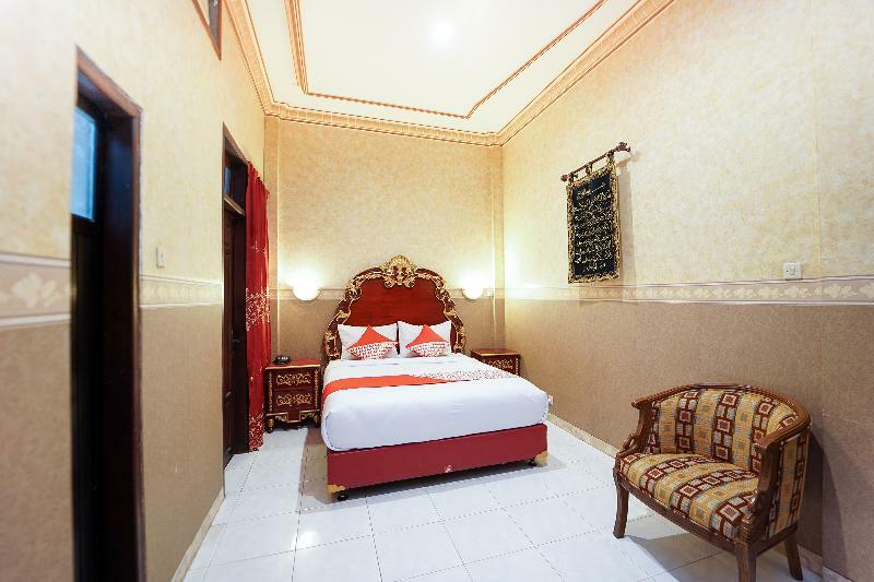 โอโย 231 โฮเต็ล อันดิตา ชาเรียะฮ์ Hotel สุราบายา ภายนอก รูปภาพ