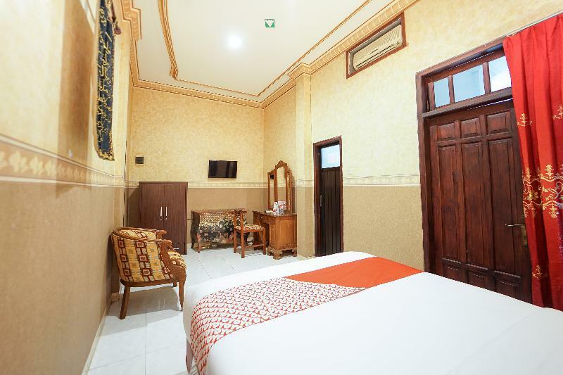 โอโย 231 โฮเต็ล อันดิตา ชาเรียะฮ์ Hotel สุราบายา ภายนอก รูปภาพ