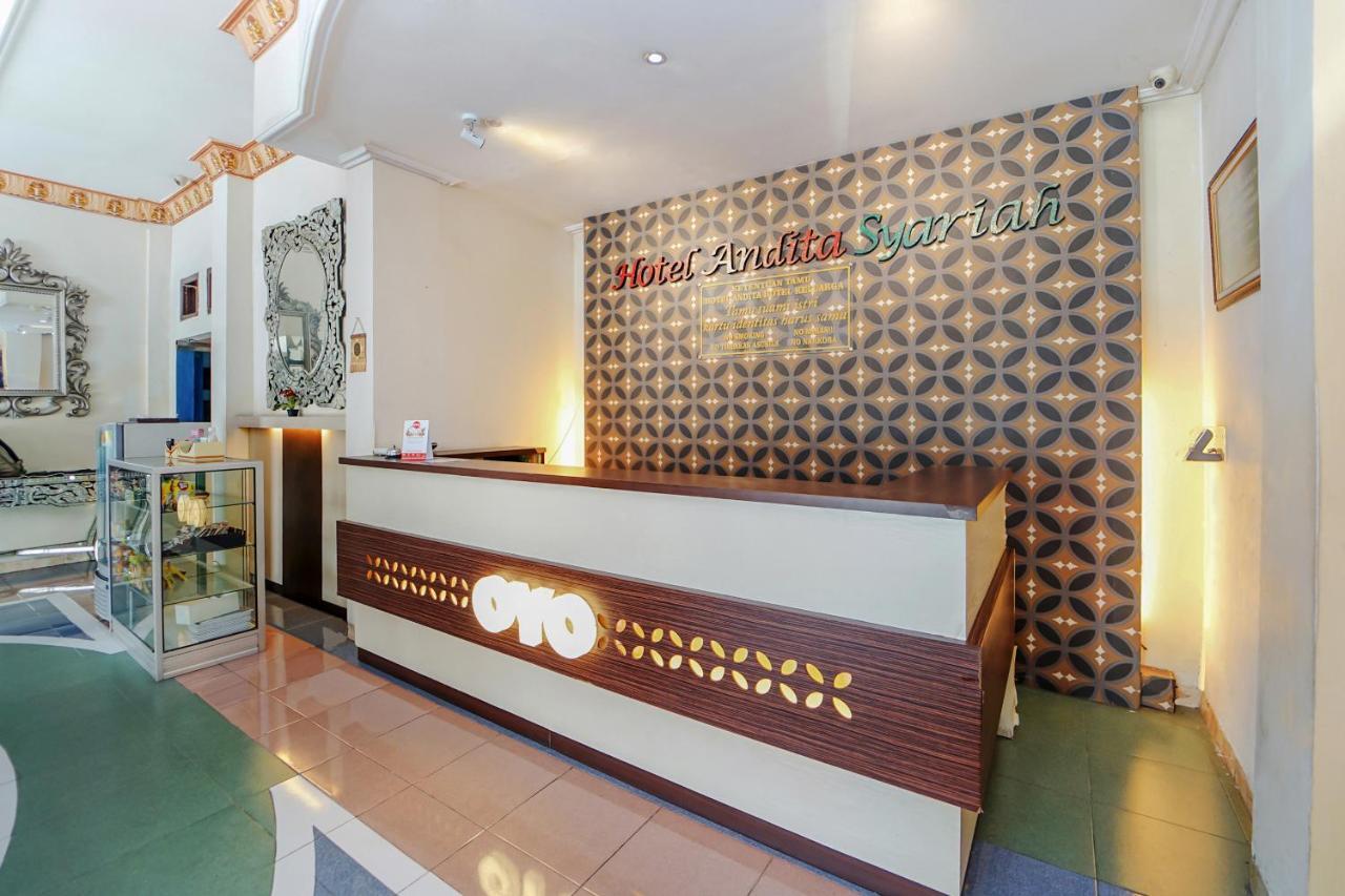 โอโย 231 โฮเต็ล อันดิตา ชาเรียะฮ์ Hotel สุราบายา ภายนอก รูปภาพ