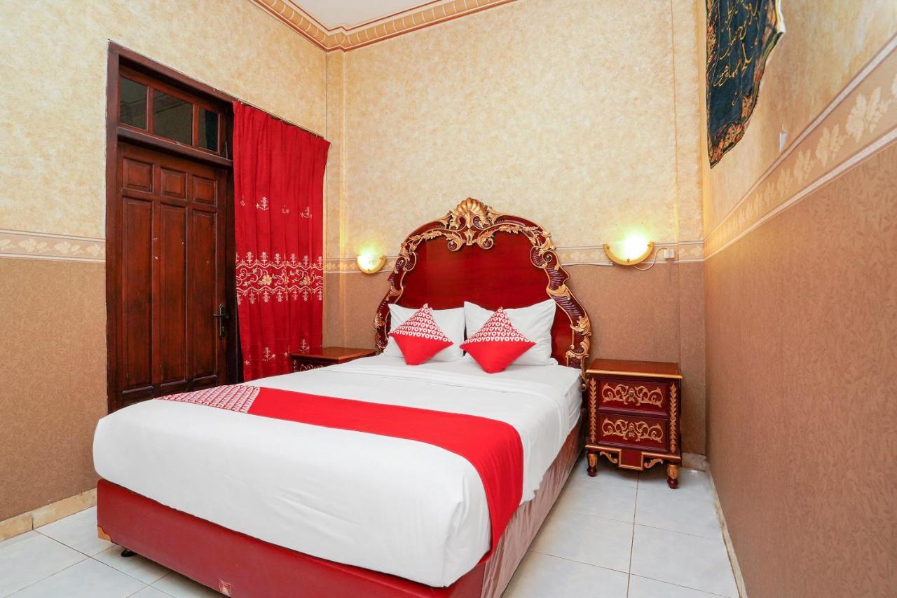 โอโย 231 โฮเต็ล อันดิตา ชาเรียะฮ์ Hotel สุราบายา ภายนอก รูปภาพ